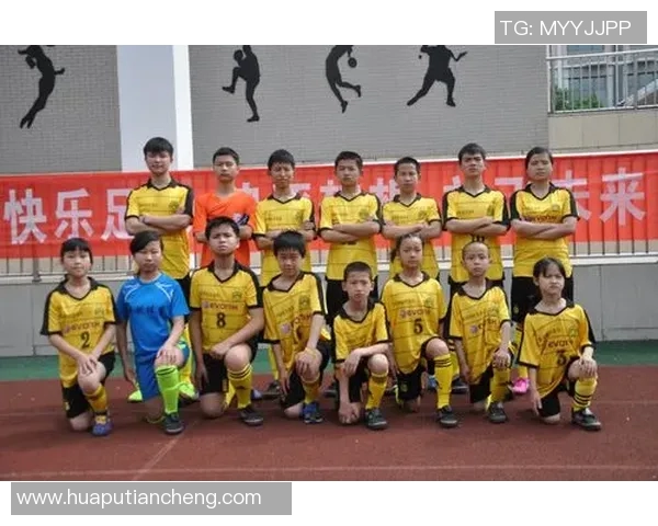 贵州足球明星队激情演绎团队精神唱歌视频展现团结与梦想