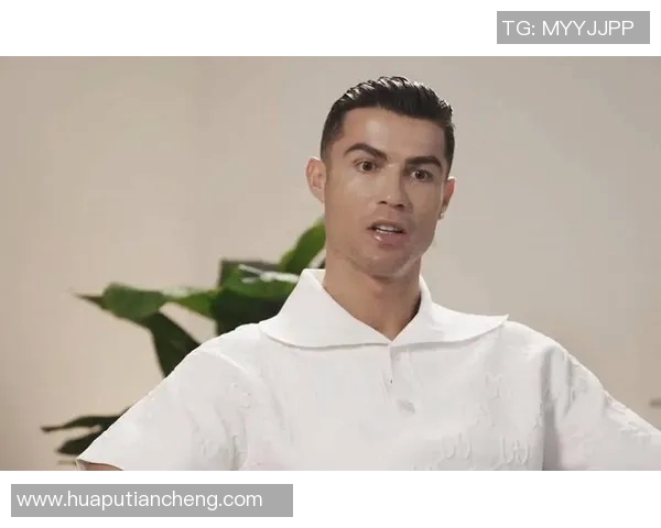 足球明星与深情女真人的完美瞬间展现了爱与激情的交融